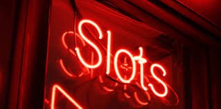 Dealer Three Card Poker restu189 menjelaskan hasil putaran kepada pemain